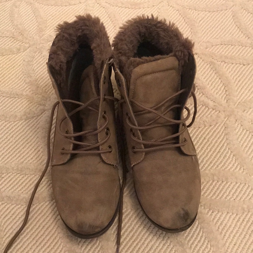 Boots - Picture 2 of 3